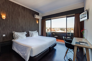 Uma noite em quarto duplo com pequeno-almoço para 2 adultos e 1 criança em Aqua Hotel**** em Ovar (Aveiro)