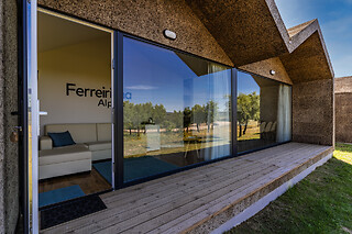 Uma noite em Tenda Glamping com jantar e acesso ao Wellness Center no Gavião Nature Village, distrito de Portalegre) | 2 Pessoas