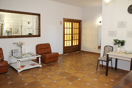 HOTEL CONSUEGRA - photo 4
