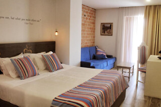 Uma noite em quarto duplo standard com pequeno-almoço para 2 no Art'Otel Barcelos (Braga)