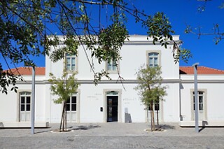 Viagem familiar à pré-história | Entrada no Museu Interactivo do Megalitismo de Mora (Évora)
