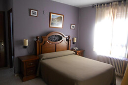 HOTEL EL PUENTE