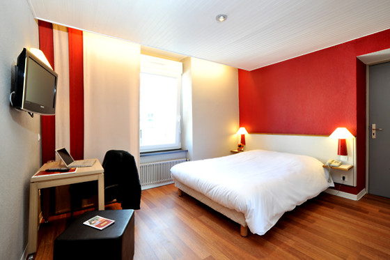 Hotel The Originals Remiremont Arum - photo 0