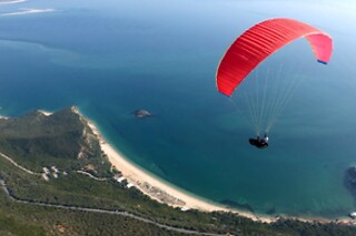 Voo de parapente bilugar com campeão nacional | Para 1 adulto | S. Martinho do Porto ou Nazaré