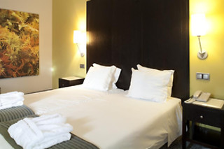 Uma noite em quarto duplo com pequeno-almoço para 2 em Hotel Quinta Mirabela***** em Funchal (Madeira)
